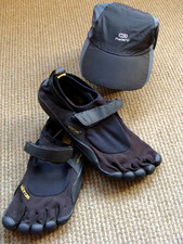 VIBRAM FIVEFINGERS KSO M148 BAREFOOT SHOES MEN'S 10UK  44EU + KALENJI RAIN CAP