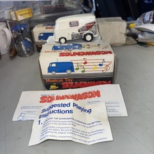 Vintage Tamco 1970s rare BUD LIGHT SOUNDWAGON VW Bus Record Player w/Box 