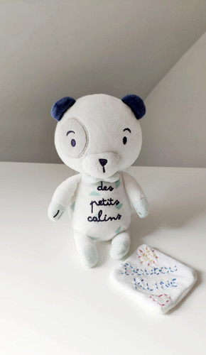Peluche doudou ours blanc - blanc, bleu