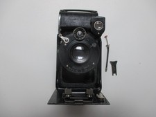 ANCIEN APPAREIL PHOTO CONTESSA NETTEL. AVEC SA SACOCHE EN CUIR.