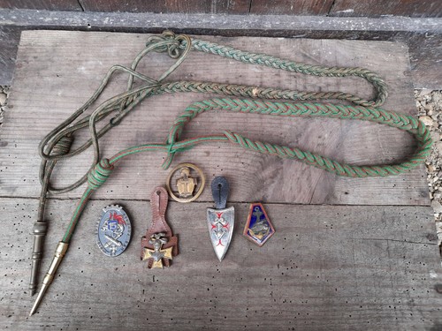 Lot militaria grenier insignes - lot,