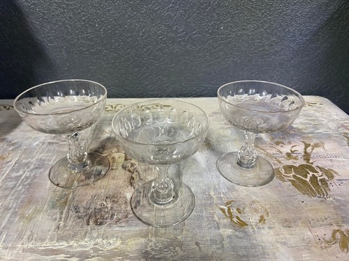 Lot coupes à - de, champagne