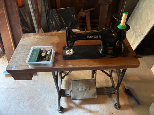 Machine coudre - ,