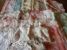 Lot N°7 de 20 napperons tissu