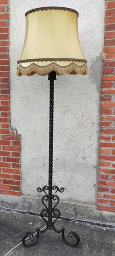 Grand lampadaire vintage fer - grand,