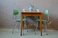 Table à manger de bistrot en