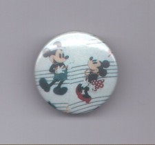 BADGE . WALT DISNEY . MICKEY &