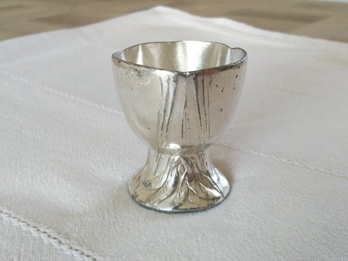 Ancien coquetier art - coquetier, nouveau