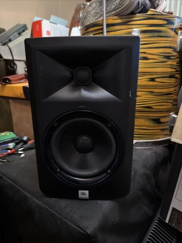 One jbl series linear - one,