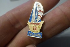 Pin S pin badge sailboat sailboat boat firefighter PALADRU