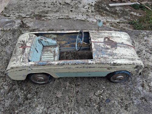 Renault dauphine ancienne - renault, a