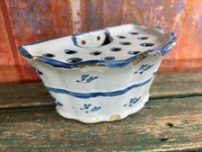 Wally 19th Blue Flower White Facience Bouquetry