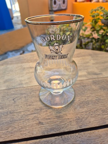 Verre gravé émaillé - , à