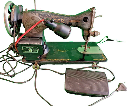 Ancienne machine coudre - a, the