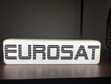 Enseigne lumineuse "EUROSAT"