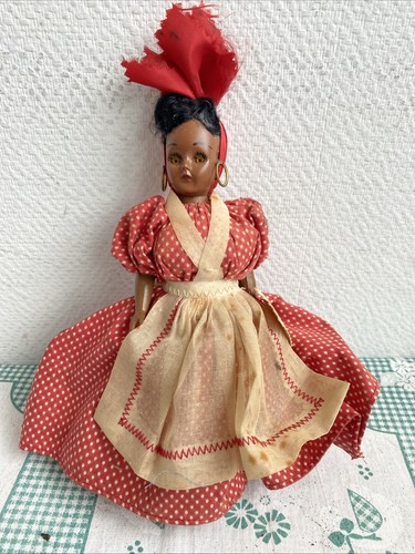 Ancienne poupée costume - ancienne,