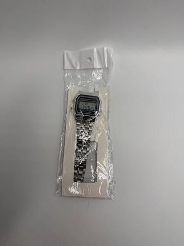 Montre digitale rétro