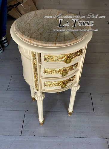 Petite table style ancien - style,