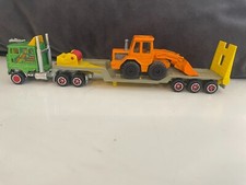 Majorette 1/87 - construction equipment transport truck with excavator