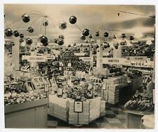 PHOTO Pervenchon in Nîmes, toy store Dinettes plush circuit doll doll