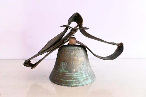 Cloche vache ancienne - de,