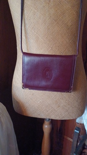 Pochette cuir must - must, de