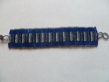 BRACELET EN FINES PERLES