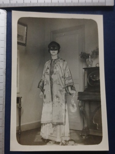 Carnival costume 1925 woman