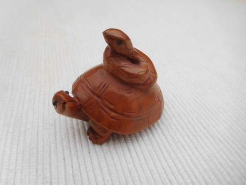 Beau netsuke bois tortue - netsuke,