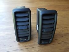 2 x RENAULT TRAFIC / VAUXHALL VIVARO / NISSAN PRIMASTAR Dash Air Vents - Black