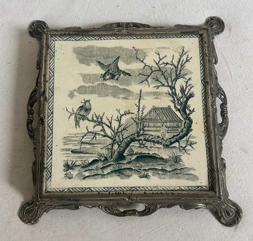 Dessous plat ancien carreau - de,