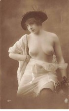 Nus - Jeune femme en