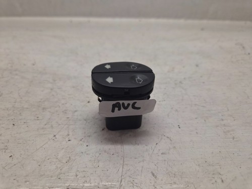 Bouton lève vitre avant