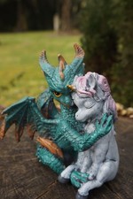 87101 A  FIGURINE STATUE