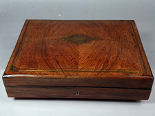 Ancien coffret à jeux bois