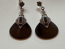 Art deco. boucle d’oreille grosse pièce d’onyx et marcassite. sterling 912.