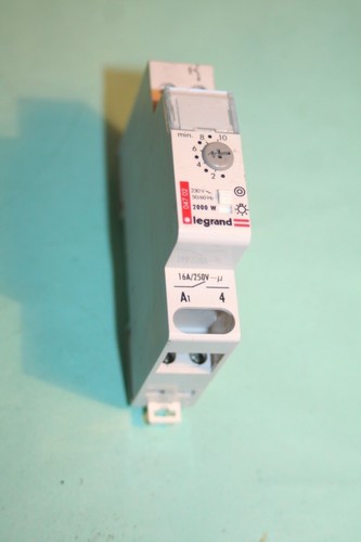 Legrand minuterie 230v 04702 - minuterie,