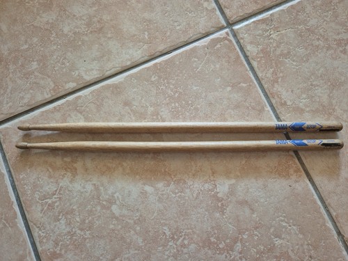 Paire baguettes de - ,