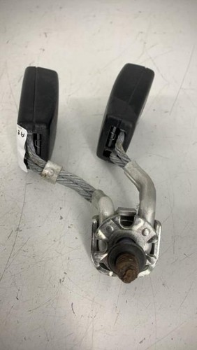 Attache ceinture arriere