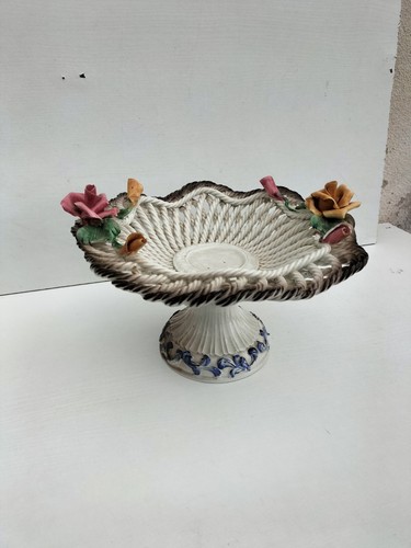 Ancienne coupe fruits - a, sur