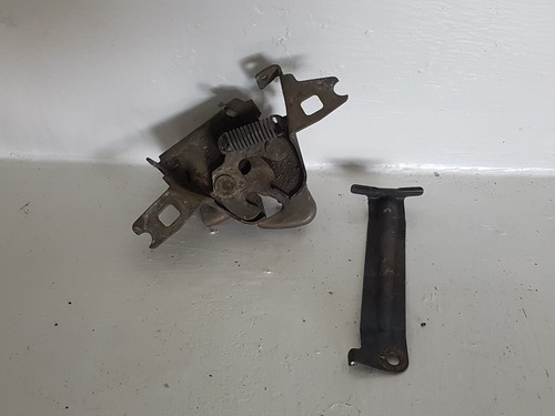 Système attache capot - , moteur