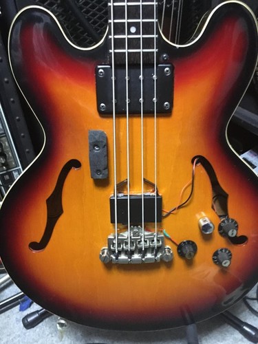 Guitare basse rivoli bass - basse,