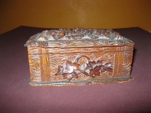 Boite foret noire ancienne