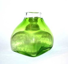 DESIGN SCANDINAVIAN Green Blown Glass Square Vase 1960-70 dlG Whitefriars
