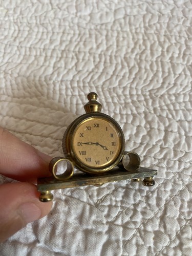 Ancienne pendule miniature