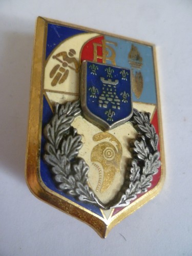 Ancien insigne pucelle - ancien,