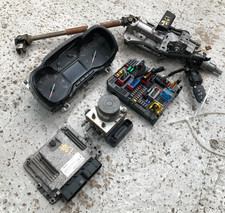 Citroen Berlingo Engine ECU Kit 9825318180 Diesel 1560cc DV6FE  2020 MPV K9 s61