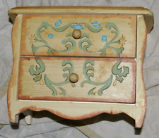 petite commode pour poupée