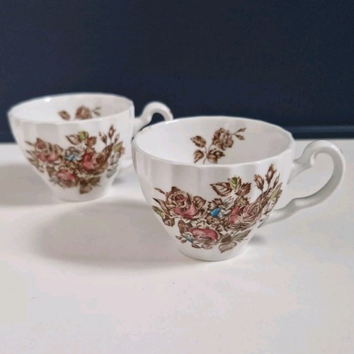 Anciennes tasses en - tasses,