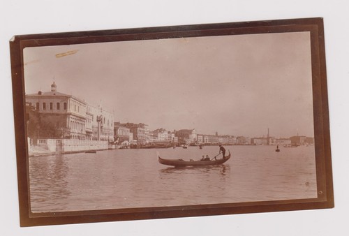 Photo ancienne gondole - 🎞️,